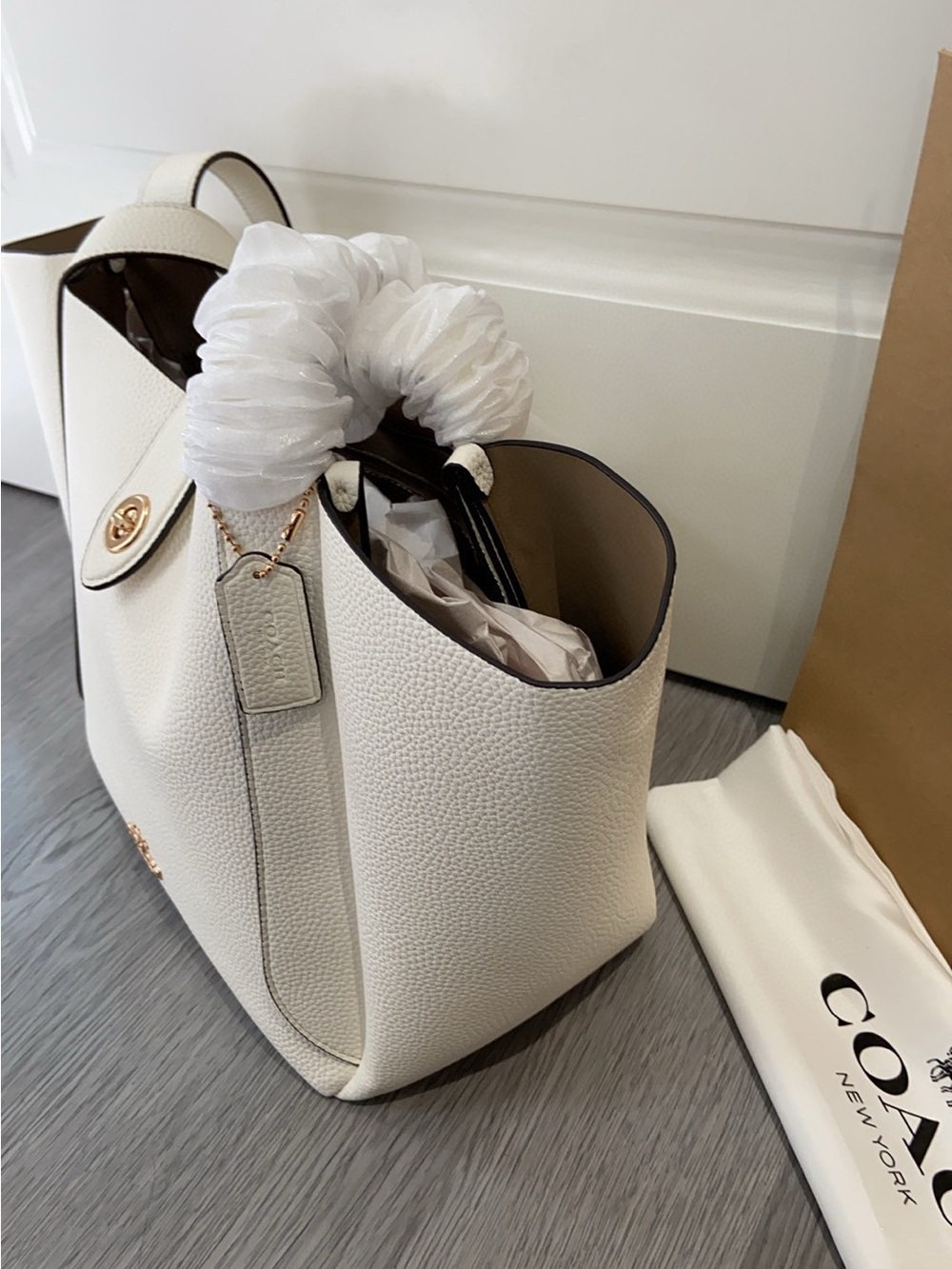 Coach Cream Pebbled Leather Shoulder Tote with Gold Hardware - Picture 8 of 9